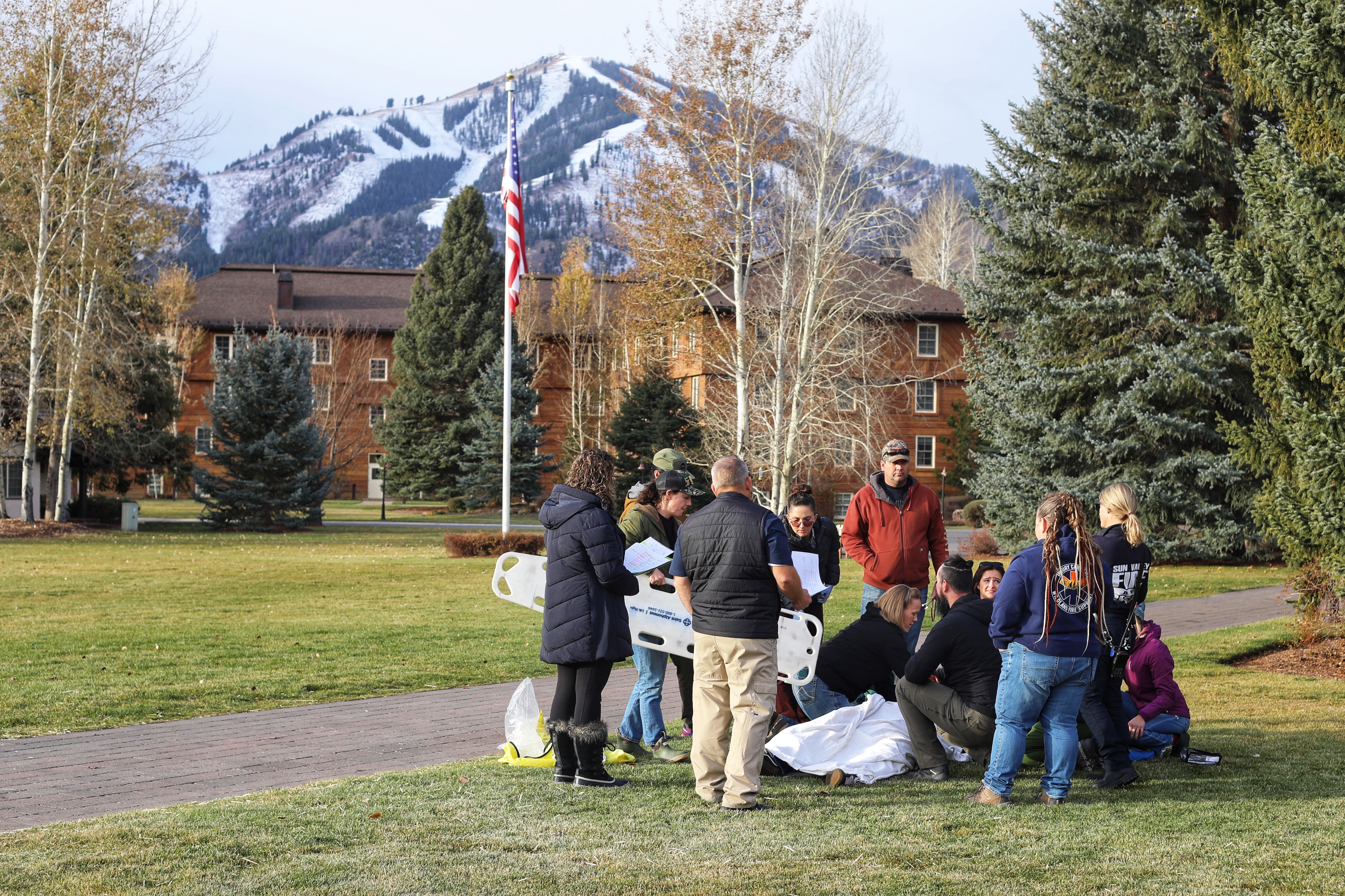 >A simulation session class learns how to assess and treat a spinal injury patient